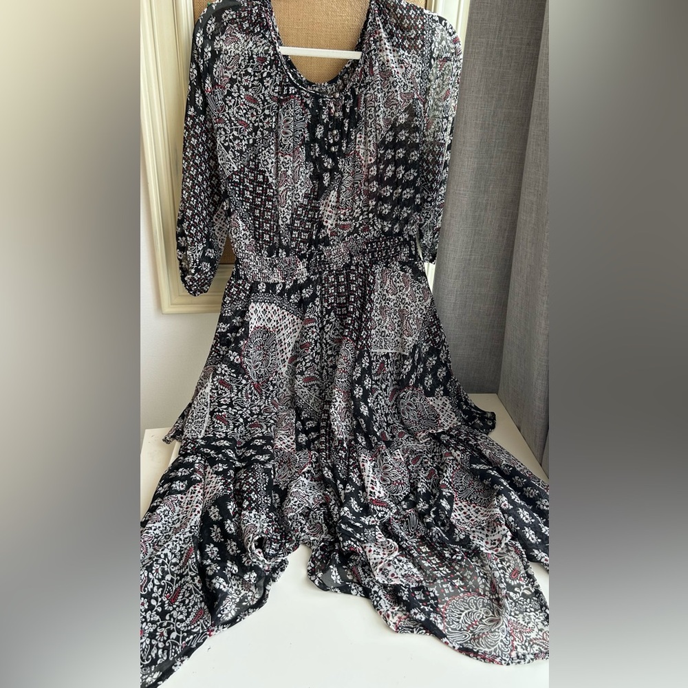 Chelsea & Theodore Black and White A-line Dress with Bishop Sleeves